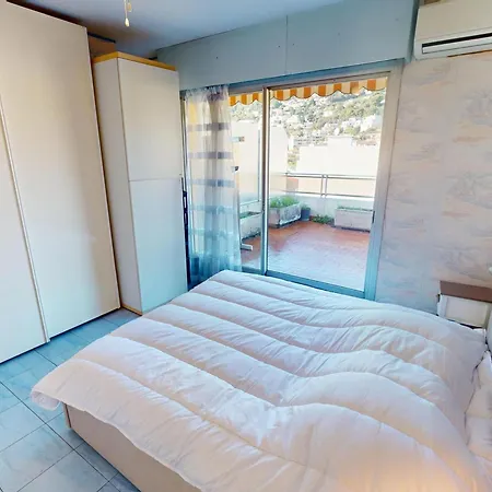 Agreable 2p Dernier Etage Avec Immense Terrasse Et Parking Prive - Fr-1-196-390 *